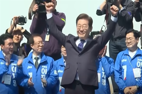 Güney Kore yeni devlet başkanı yemin ederek göreve başladı