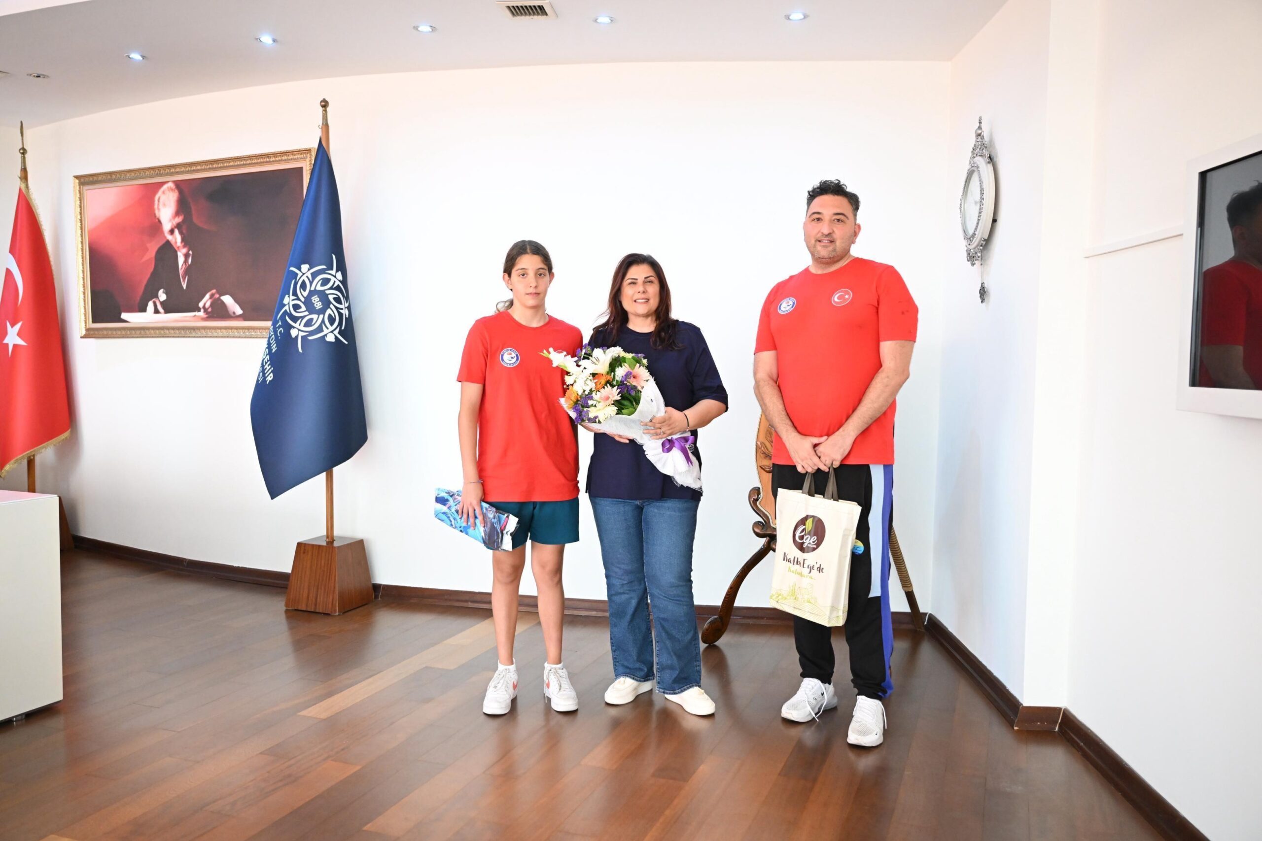 Yüzücü Balkan’dan Başkan Çerçioğlu’na ziyaret