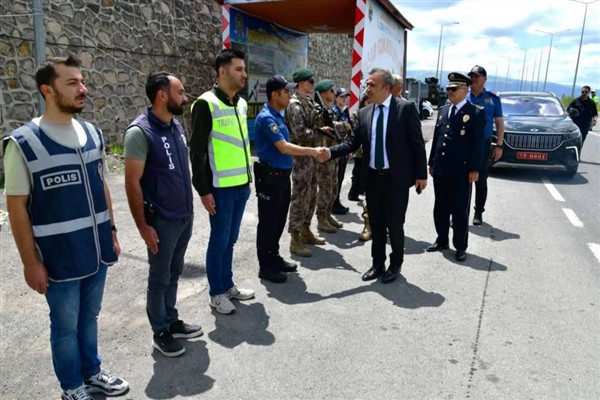 Vali Çiçek’ten bayram öncesi güvenlik güçlerine ziyaret