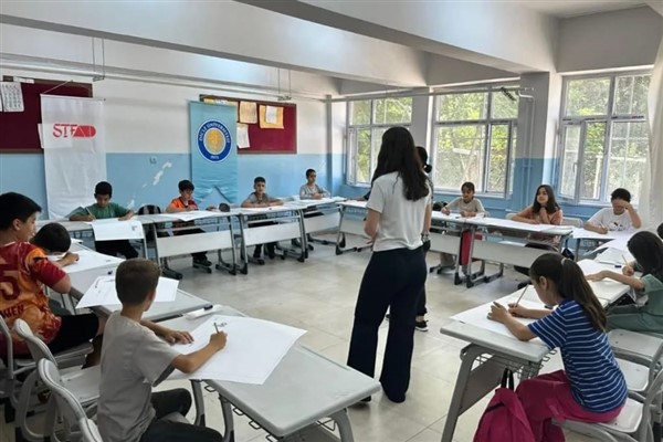Dicle Üniversitesi, köy okullarında yetenek avına devam ediyor