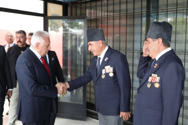 Yıldırım’dan Erzincan’daki gazilere ziyaret