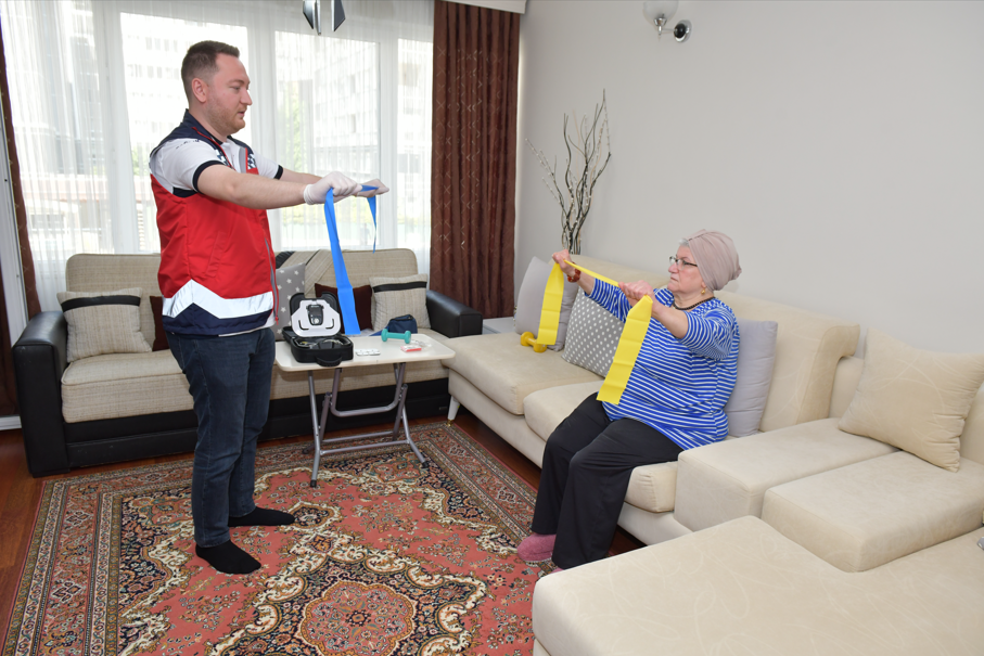 Esenyurt Belediyesi’nden evde fizik tedavi hizmeti