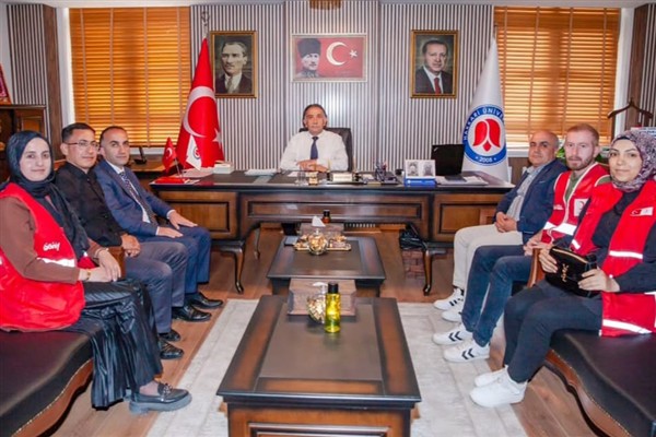 Kızılay Hakkari Şubesi’nden Prof. Dr. Gençcelep’e ziyaret