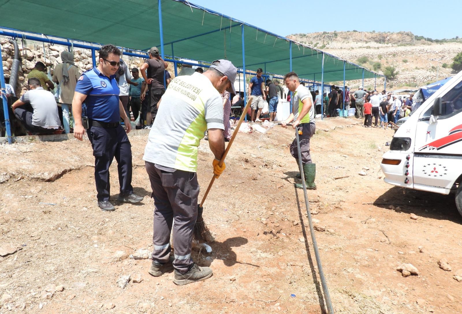 Kepez Belediyesi, Kurban Bayramı’nın ikinci gününde de görev başında