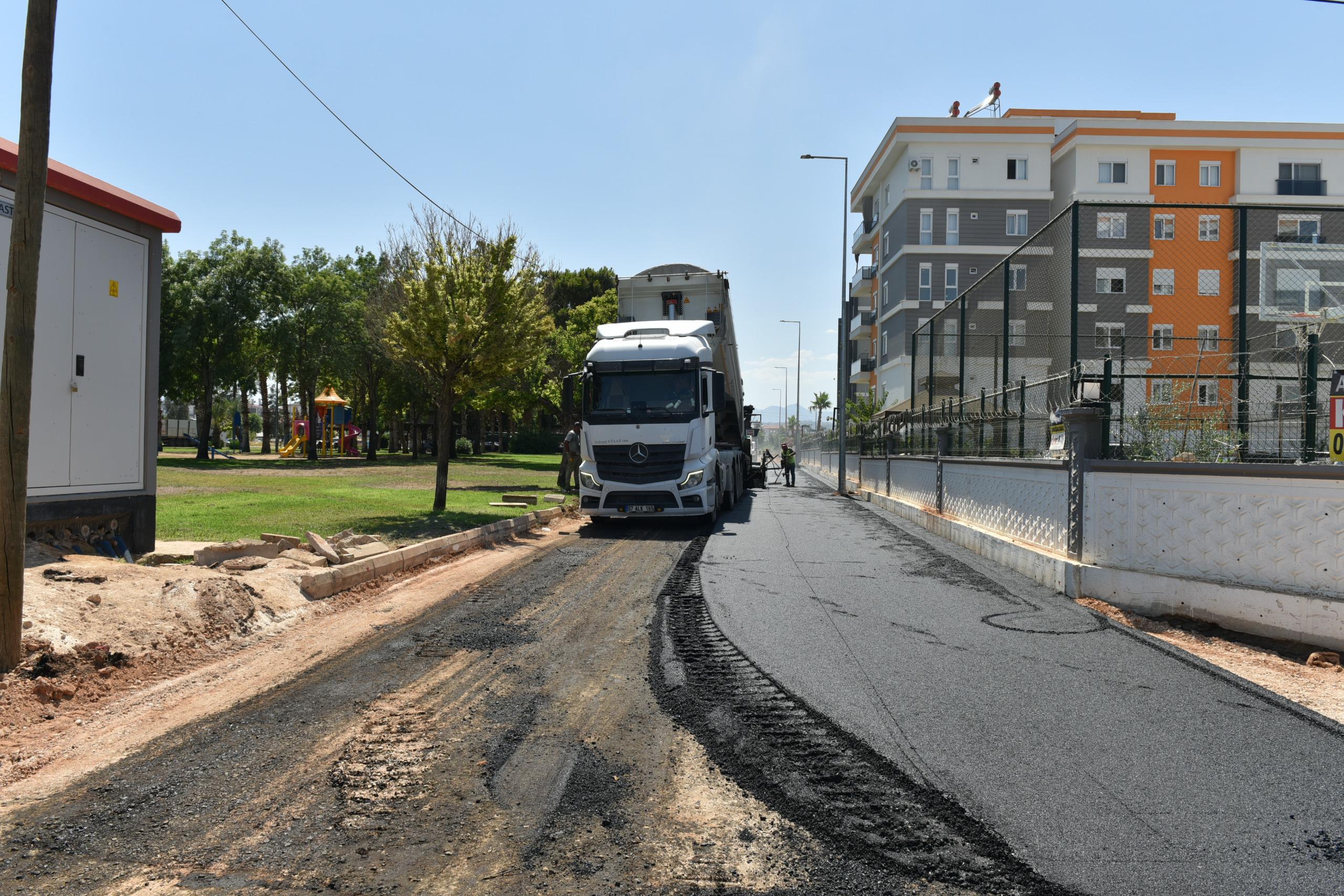 Kepez’den Baraj Mahallesi’ne yol hizmeti