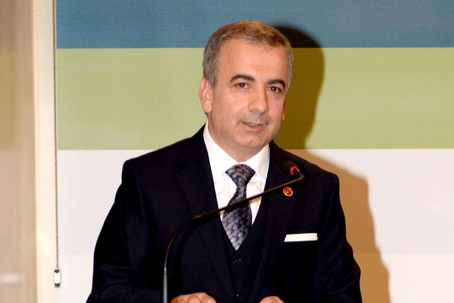 Aydın: Eğitime hizmet siyaset üstüdür