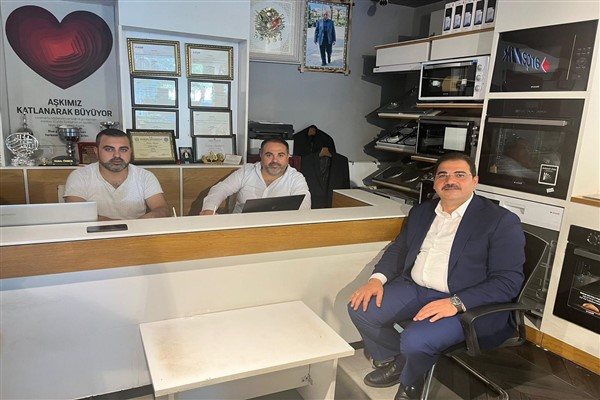 Başkan Canpolat, Kamberiye Mahallesi’nde esnaf ve vatandaşlarla buluştu