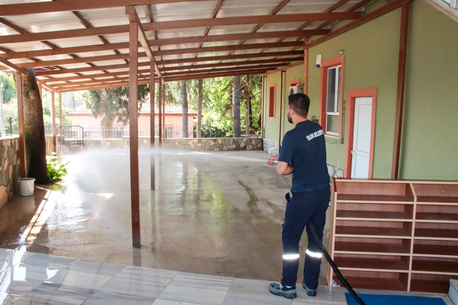 Yalova Belediyesi’nden bayram öncesi temizlik çalışmaları