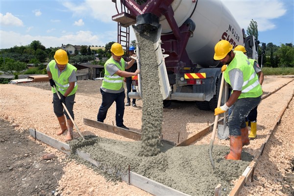 Aksungur Spor Tesisi için ilk harç döküldü