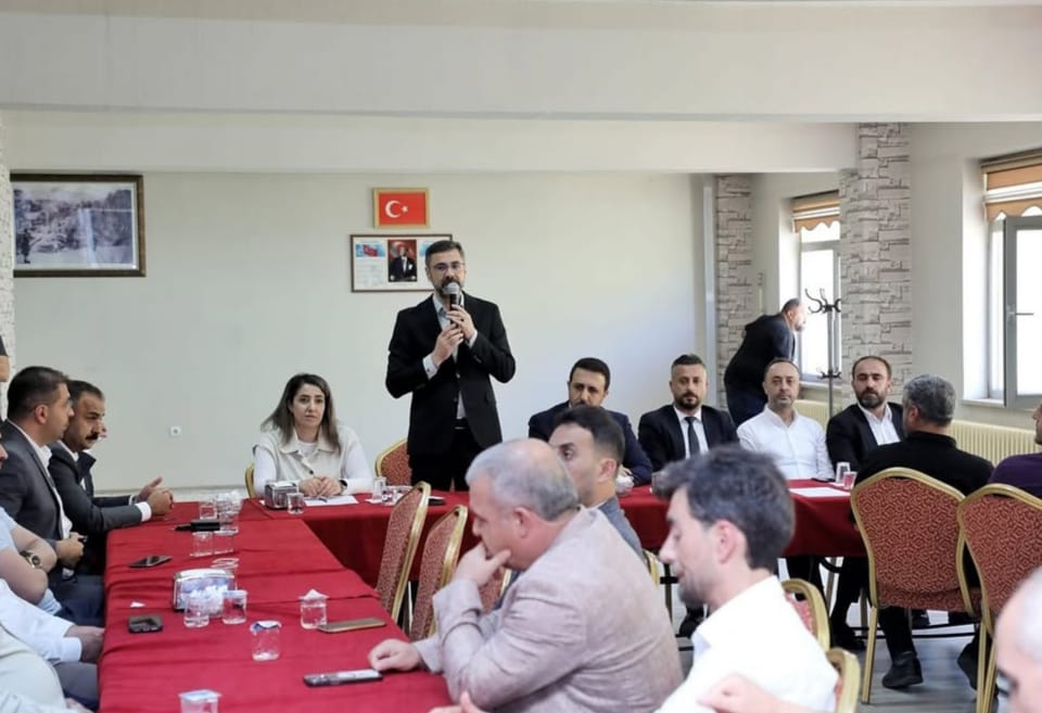 Bitlis’te sivil toplum kuruluşlarıyla yeni Anayasa ve Türkiye Yüzyılı vizyonu konuşuldu