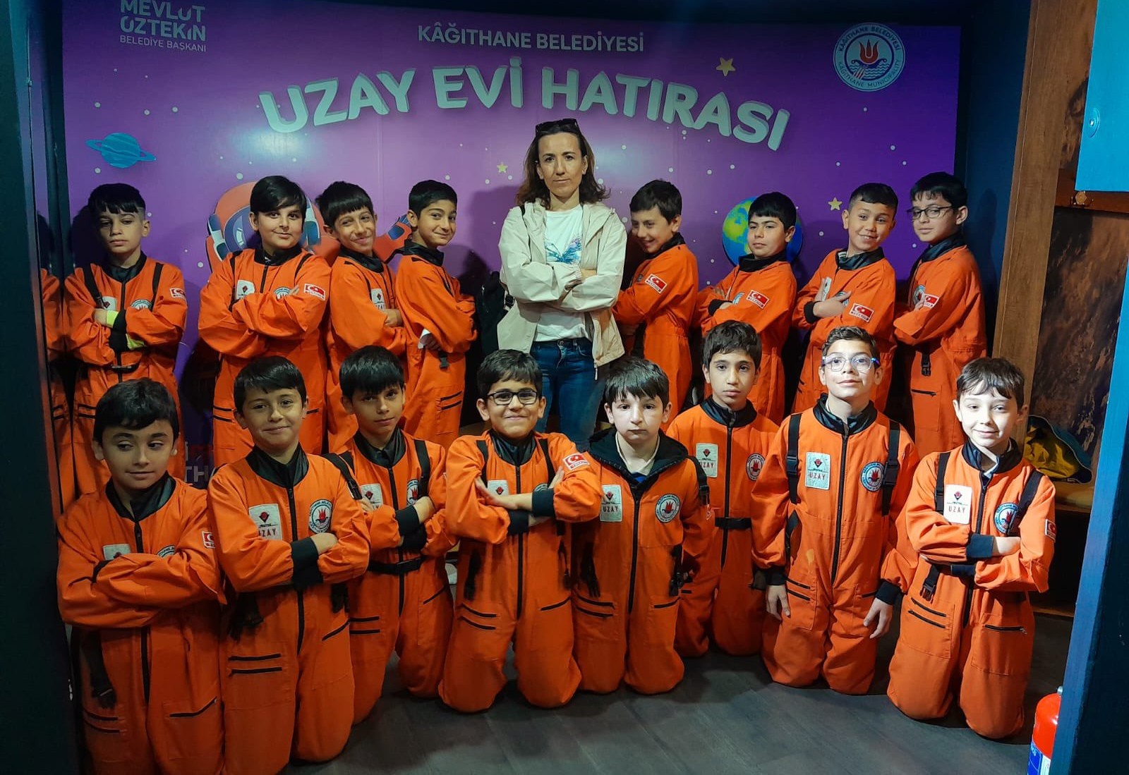 Çocuklar, El Battani Uzay Evi’ni ziyaret etti