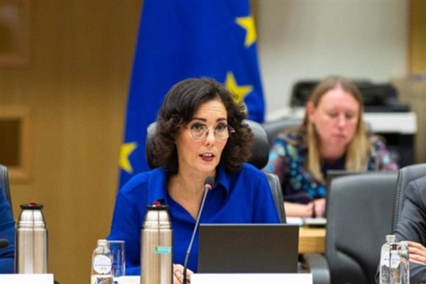 AB Komisyon Üyesi Lahbib’den cinsiyet eşitliği görüşmesi