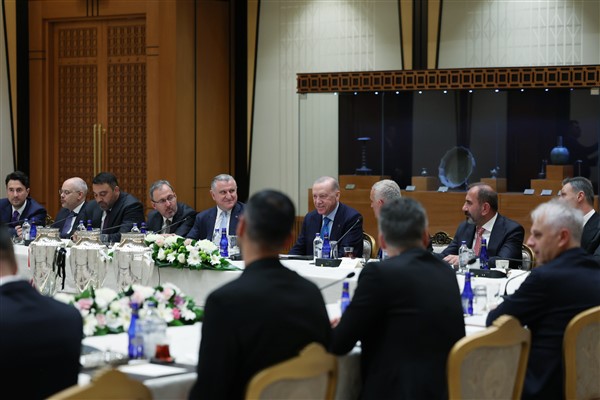 Cumhurbaşkanı Erdoğan, Süper Lig’e yükselen üç futbol kulübünü kabul etti