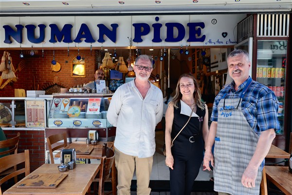 Başkan Mutlu esnafla bayramlaştı