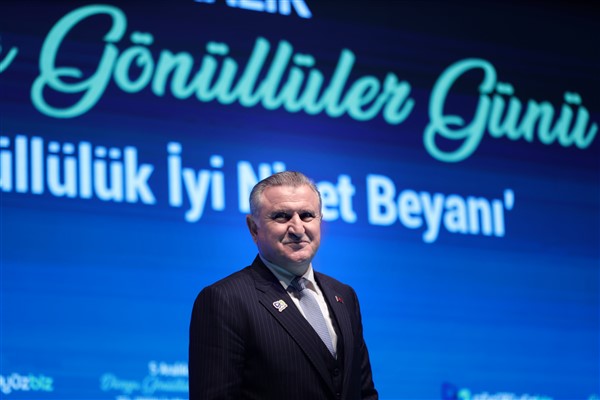 Bakan Bak, Türkiye A Milli Kadın Voleybol Takımı’nı tebrik etti