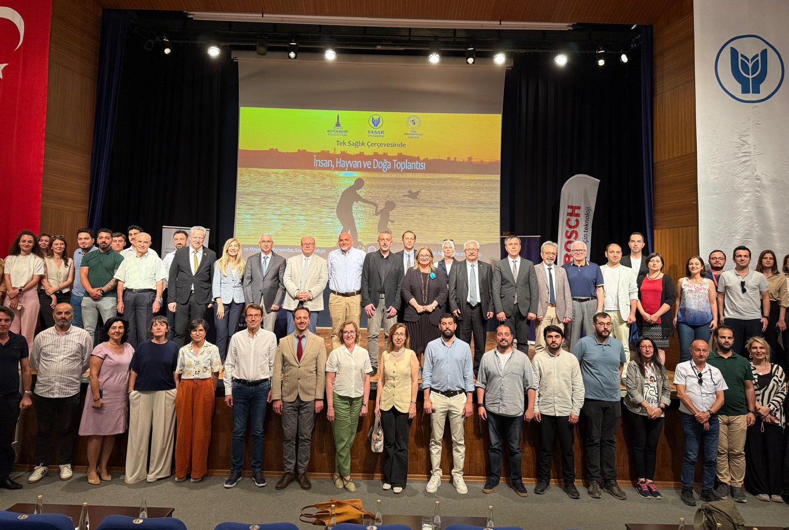 İzmir’de “Tek Sağlık Çerçevesinde; İnsan, Hayvan ve Doğa” paneli yapıldı