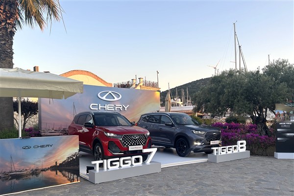 Chery modelleri Çeşme Marina’da ziyaretçiler ile buluşuyor
