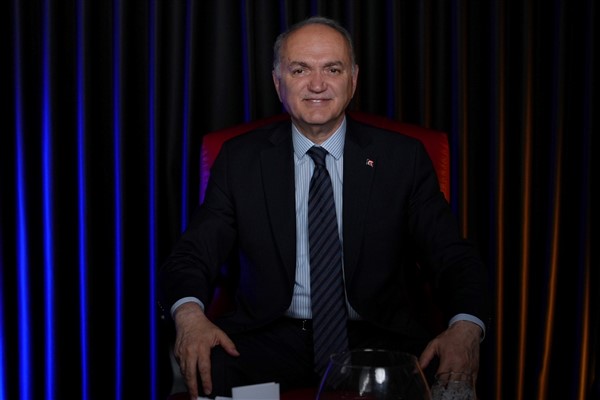 Başkan Özlü, vatandaşların sorularını yanıtladı