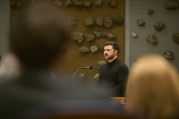 Zelenski: Rusya barışa zorlanmalı