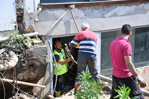 Trabzon Büyükşehir, afet mağdurlarına destek veriyor