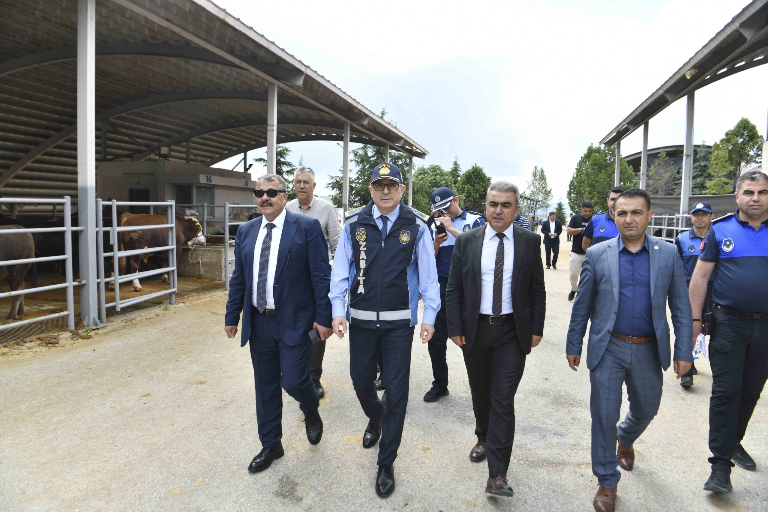 Ankara Büyükşehir Belediyesi’nden kurban satış ve kesim alanlarına denetim