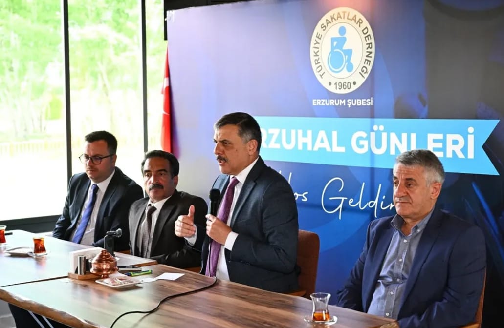 Vali Çiftçi, engelli vatandaşlarla buluştu