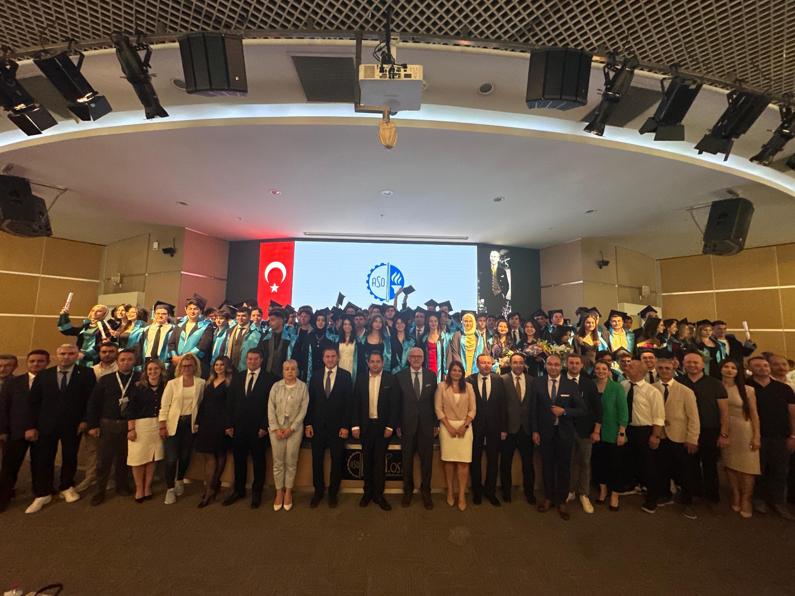 ASO Teknik Koleji’nde Mezuniyet Coşkusu
