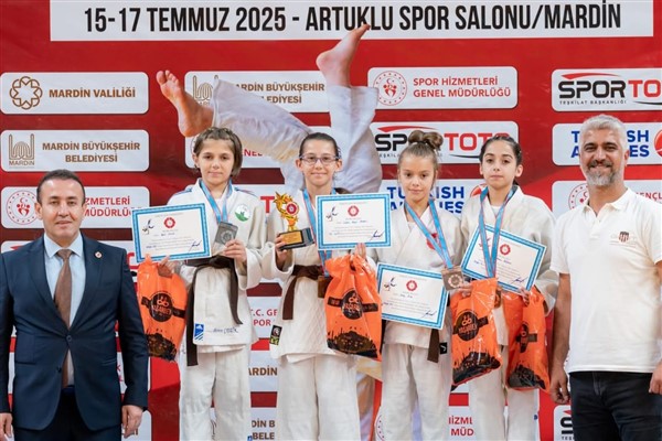 Osmangazili judocu Beren Çelik’ten Türkiye ikinciliği