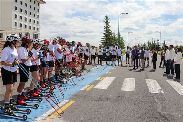 Kayaklı Koşu Milli Takımı, antrenmanlarını Ardahan’da sürdürüyor