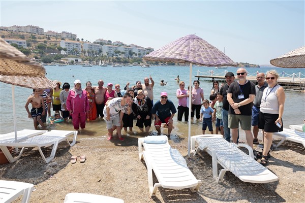 Konak Belediyesi’nden engelli bireyler için deniz gezisi
