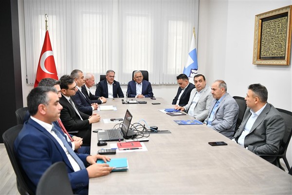 Başkan Büyükkılıç, Hacılar ilçesini ziyaret etti