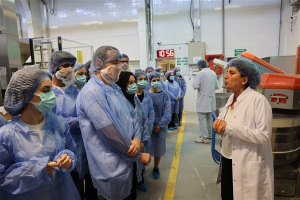 Bursalı gençlerden BESAŞ’a teknik gezi