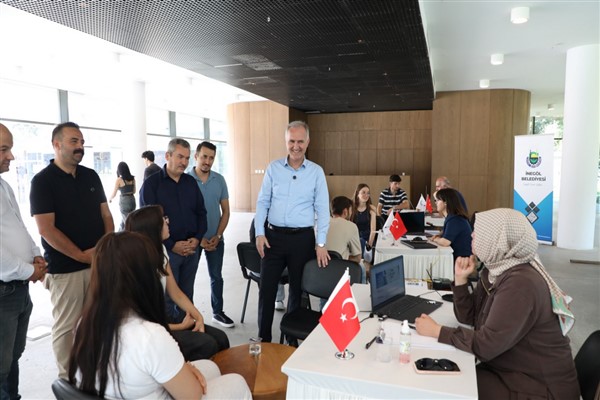 Taban, Ücretsiz Üniversite Tercih Danışmanlığı Noktasını ziyaret etti