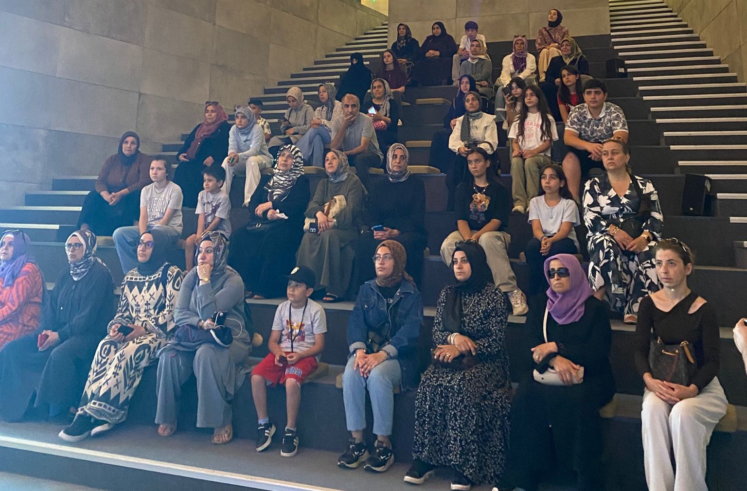 Esenyurt Belediyesi, vatandaşları 15 Temmuz Hafıza Müzesi’ne götürdü