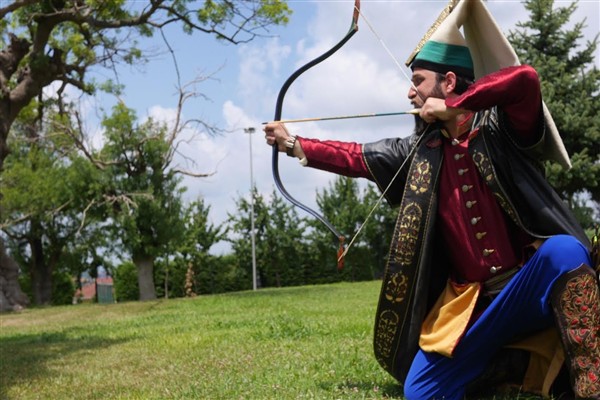 Ümraniye Belediyesi’nden okçuluk kursu