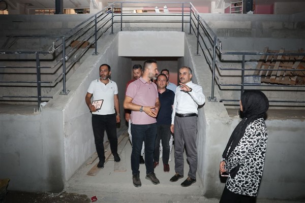 Başkan Çiftçi, spor salonu ve sporcu fabrikasındaki çalışmaları inceledi