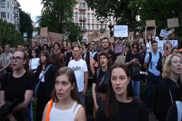 Ukrayna’nın başlıca büyük şehirlerinde yeni protestolar bekleniyor
