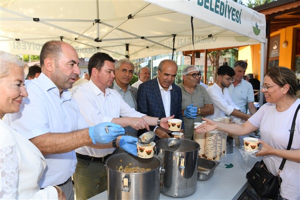Osmangazi Belediyesi’nden vatandaşa aşure ikramı