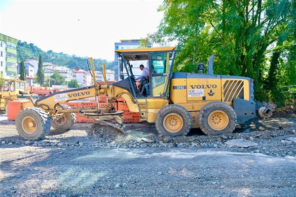 Giresun’da Aksu Eğitim ve Araştırma Hastanesi yolunda asfalt yenileme çalışmaları başladı