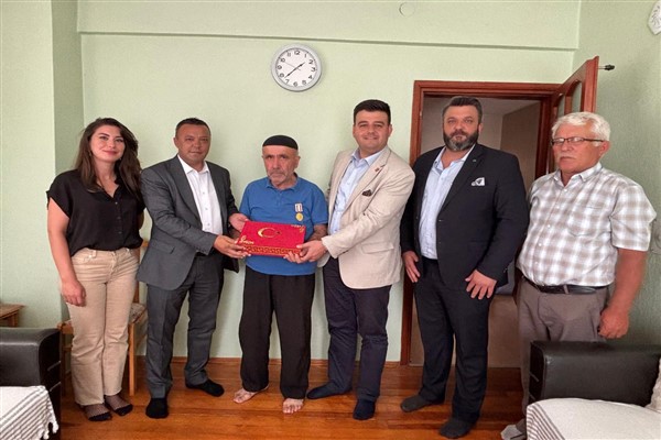 İzmit Belediyesi’nden Kıbrıs gazilerine ziyaret