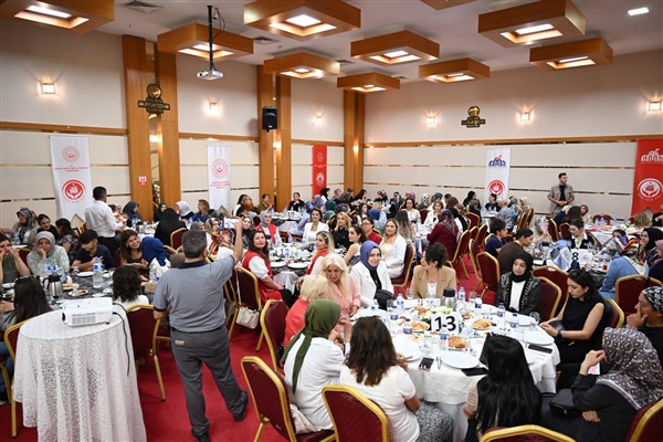 Malatya’da “Gönül Elçileri ve Koruyucu Aile Farkındalık Toplantısı” yapıldı
