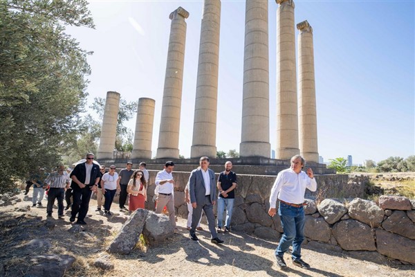 Başkan Tugay Smyrna kazılarını inceledi