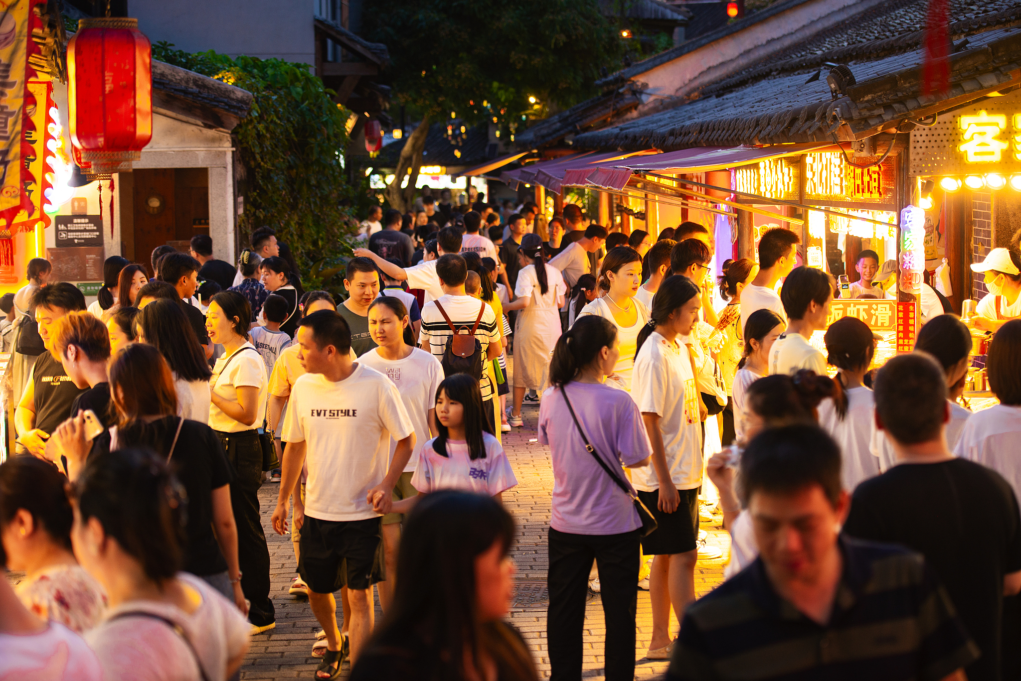 Çin’de tüketimin büyümeye katkısı yüzde 52 oldu