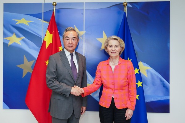 Wang Yi, Avrupa liderleriyle görüştü