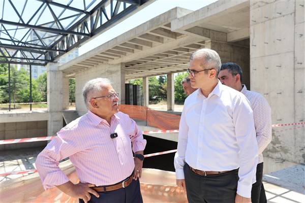 Büyükkılıç: Yatırımdan yatırıma, hizmetten hizmete koşuyoruz