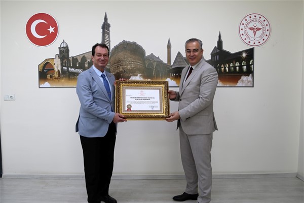 Dicle Üniversitesi’ne ‘Beslenme Dostu İşyeri’ sertifikası verildi