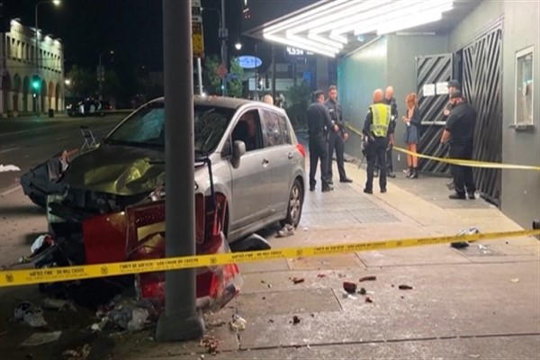 Los Angeles’ta sürücü aracını kasıtlı olarak  kalabalığın üzerine sürmüş
