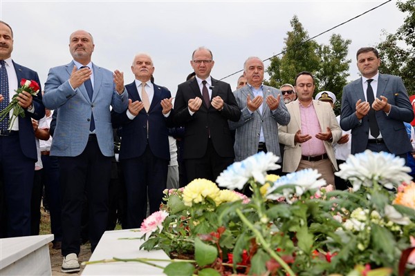 15 Temmuz şehidi Kefal, kabri başında anıldı