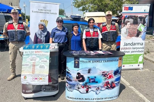 Kars’ta kadına yönelik şiddetle mücadele standı