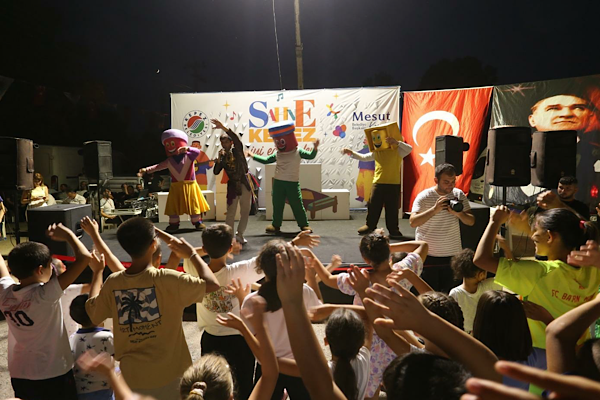 “Sahne Kepez” etkinliği Duraliler Mahallesi’nde gerçekleştirildi